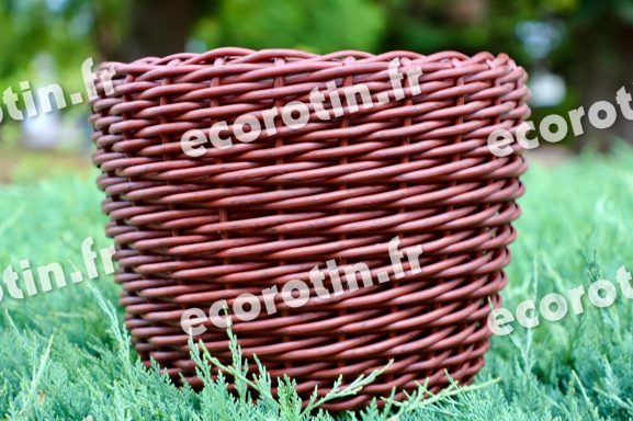 Cache-pot rouge Cache-pot en tressage spiralé torsadé, rouge